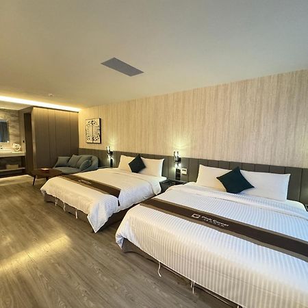 Hualien Pink Corner Hotel Exterior photo