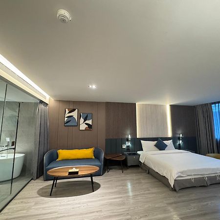 Hualien Pink Corner Hotel Exterior photo
